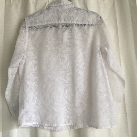 Ellen Tracy White Botton down Top (M) - Picture 3 of 8